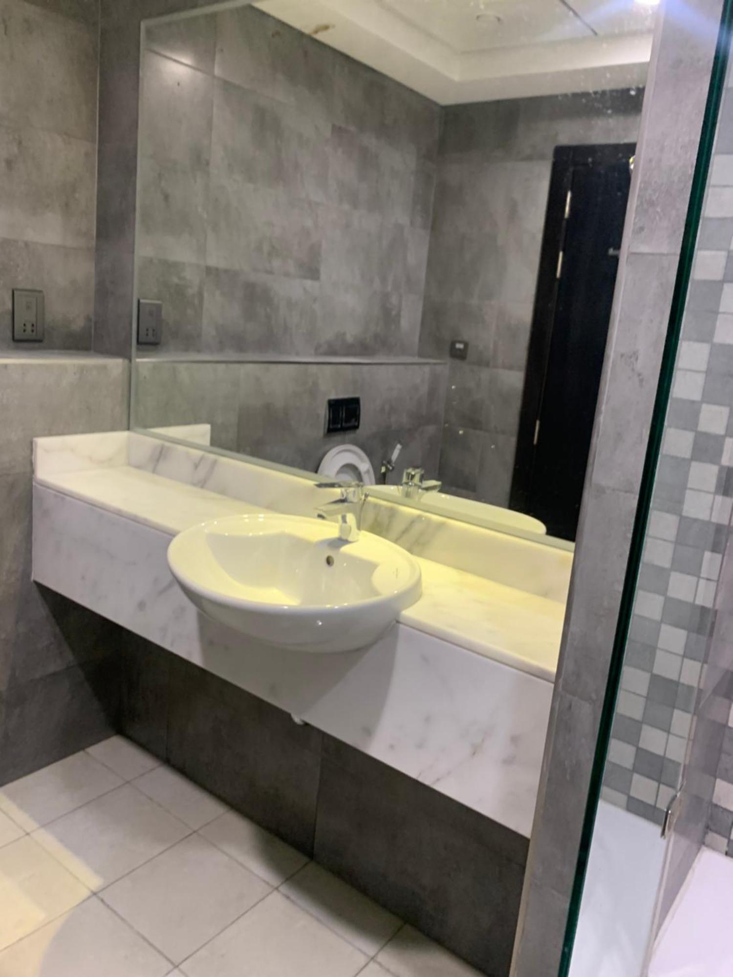 Urban Nest Hostel Burj Khalifa View ดูไบ ภายนอก รูปภาพ
